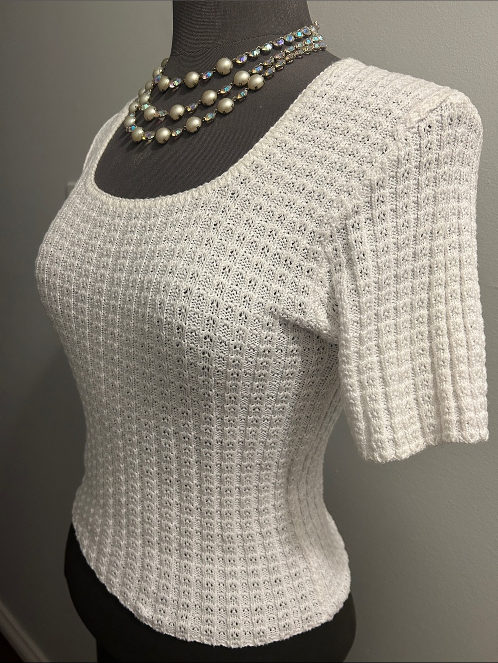 Vintage 100%Cotton White Textured Knit Short Sleeve Scoop Neck Crop Top